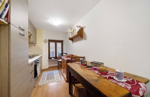 La Salle Apartment | Apartment 'L'archetto Valle D'Aosta' with Mountain View and Wi-Fi