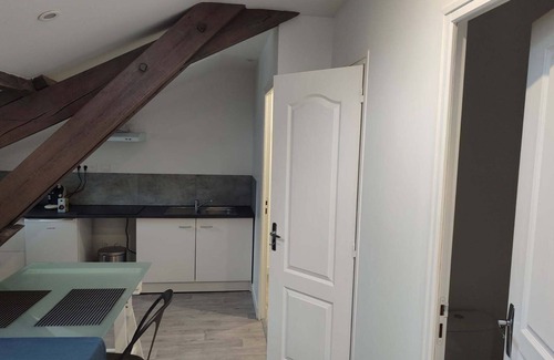 Perigueux Apartment | Apartment 'l'Azure' with Wi-Fi