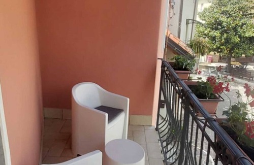 Castelnuovo Cilento Apartment | Apartment 'La Casa Di Arianna' with Sea View, Wi-Fi and Air Conditioning