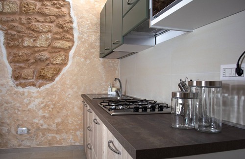 Montesano Salentino Apartment | Apartment 'Le Antiche Dimore - Pietra Viva' with Shared Garden, Wi-Fi and Air Conditioning