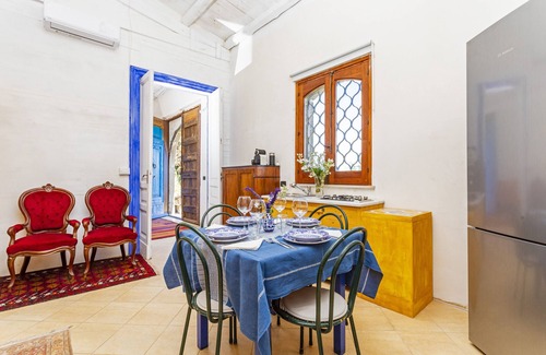 Aci Catena Apartment | Apartment 'La Casa Del Fico D'india - Blu' with Shared Garden, Wi-Fi and Air Conditioning
