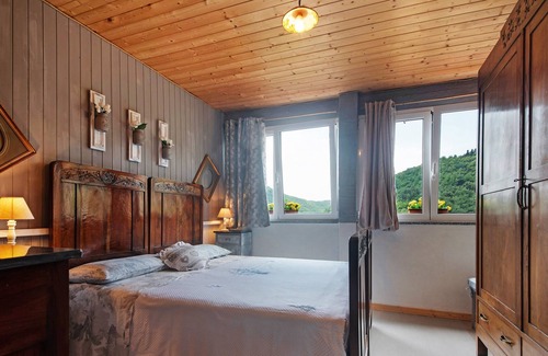 Borzonasca Apartment | Apartment 'La Casa della Nonna' with Mountain View, Pool & Wi-Fi