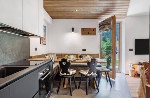 Rabbi Apartment | Apartment 'La Casa Di Larice' with Mountain View, Private Terrace and Wi-Fi