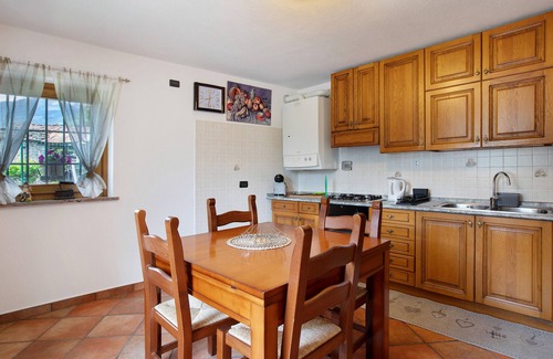 Roisan Apartment | Apartment 'La Casa Di Pasky' with Mountain View, Shared Garden and Wi-Fi