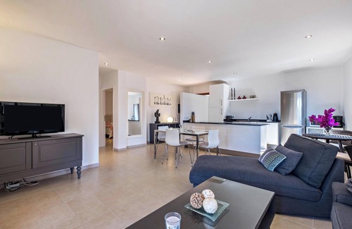 Adeje Apartment | Apartment “La Casita” with Sea View, Pool, Wi-Fi, Terrace & Balcony