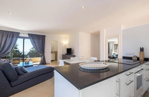 Adeje Apartment | Apartment “La Casita” with Sea View, Pool, Wi-Fi, Terrace & Balcony