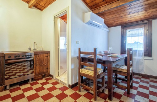 Sennori Apartment | Apartment 'La Contessa' with Mountain View, Wi-Fi and Air Conditioning