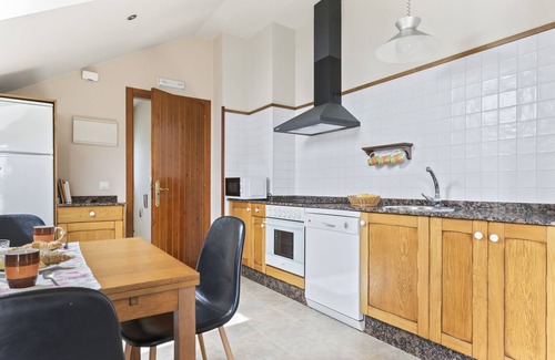 Navia Apartment | Apartment 'La Cruz De Paderne' with Mountain View, Garden and Wi-Fi