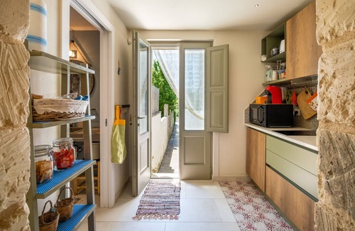 Muro Leccese House | Apartment "La Dimora Elia'" with Private Garden & Wi-Fi