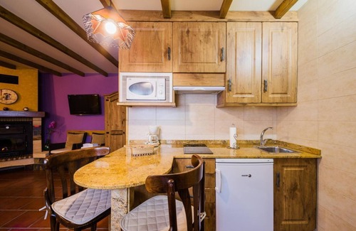 Caboalles de Abajo House | Apartment 'La Alcoba' with Mountain View, Shared Pool and Wi-Fi