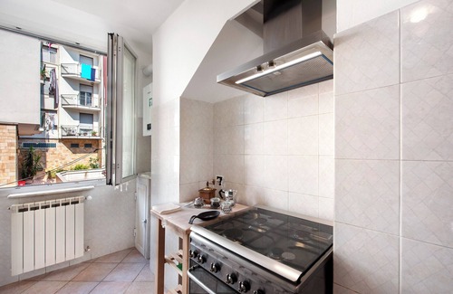 Arenzano Apartment | Apartment 'La Finestra Sul Mare' with Sea View and Balcony
