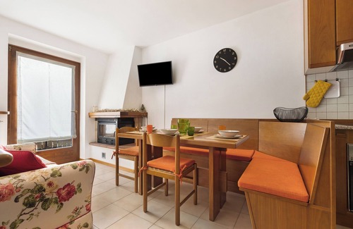Bondo Apartment | Apartment 'La Finestra Sui Monti' with Mountain View and Shared Terrace