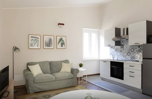Mossa Apartment | Apartment 'La Ginestra - Sauvignon' with Private Terrace, Wi-Fi and Air Conditioning