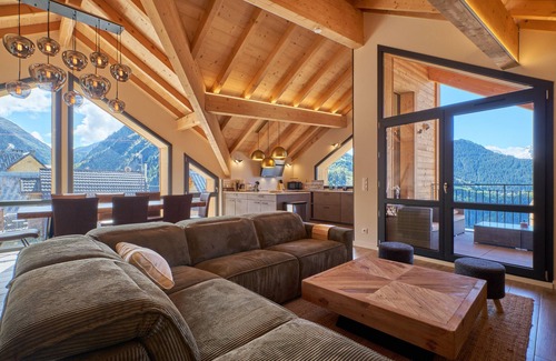 Huez-en-Oisans Apartment | Apartment 'La Grange' with Mountain View, Private Terrace and Wi-Fi