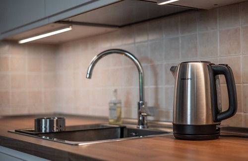 Bagni San Filippo Apartment | Apartment 'La Balena Rosa' with Private Terrace and Wi-Fi