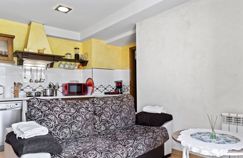 Carreno Apartment | Apartment 'La Llosa' with Mountain View, Private Terrace and Wi-Fi