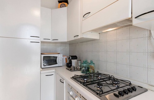 Sandra Apartment | Apartment 'La Maison De Mely' with Private Terrace, Wi-Fi and Air Conditioning