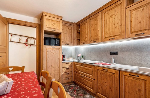 Cogne Apartment | Apartment 'La Maison Des Coeurs, Cogne' with Mountain View, Private Terrace and Wi-Fi