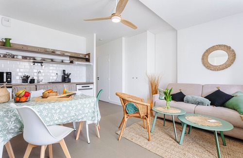 Rivedoux-Plage Apartment | Apartment 'La Plage, T2' with Sea View, Private Terrace and Wi-Fi