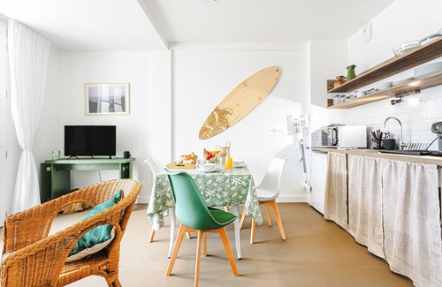 Rivedoux-Plage Apartment | Apartment 'La Plage, T2' with Sea View, Private Terrace and Wi-Fi