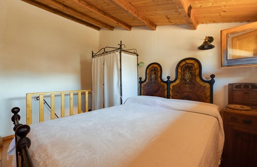Cuglieri Apartment | Apartment "La Porta Rossa" close to Historic Centre