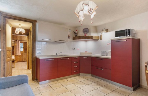 Charvensod Apartment | Apartment 'La Remisa' with Shared Terrace, Shared Garden and Wi-Fi
