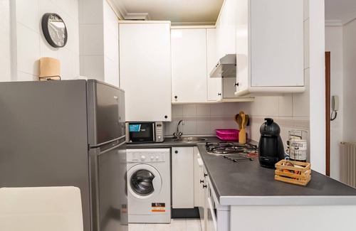Suances Apartment | Apartment 'La Ribera' with Mountain Views, Shared Pool and Wi-Fi