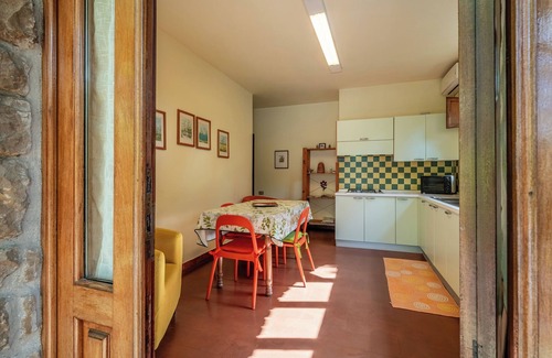 Altopascio Apartment | Apartment 'La Romea Altopascio' with Private Garden, Wi-Fi and Air Conditioning