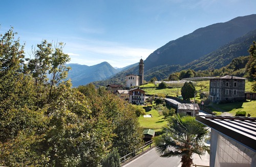 Castello dell'Acqua Apartment | Apartment 'La Terrazza' with Mountain View, Wi-Fi and Air Conditioning