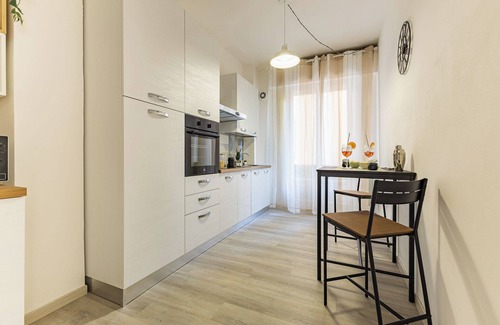 Pisa Apartment | Apartment 'La Tua Casa' with Balcony, Wi-Fi and Air Conditioning