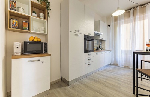Pisa Apartment | Apartment 'La Tua Casa' with Balcony, Wi-Fi and Air Conditioning