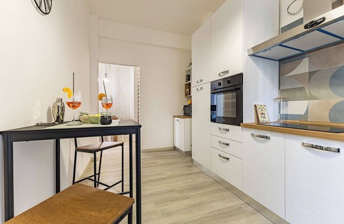 Pisa Apartment | Apartment 'La Tua Casa' with Balcony, Wi-Fi and Air Conditioning