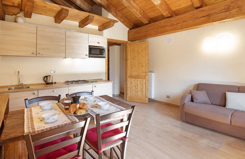 Pont Suaz Apartment | Apartment 'La Vigne De Papagran App6' with Mountain View, Shared Garden and Wi-Fi