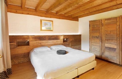 Pont Suaz Apartment | Apartment 'La Vigne De Papagran App6' with Mountain View, Shared Garden and Wi-Fi