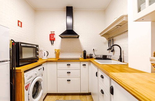 Horta Apartment | Apartment 'Ladomar Avenida' with Private Terrace, Private Garden and Wi-Fi