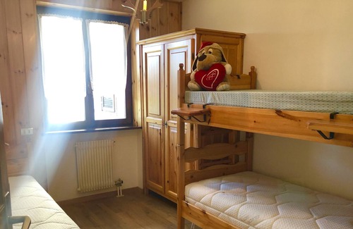Dosso Veronza Apartment | Apartment 'Lagorai 2 Villaggio Veronza' with Mountain View, Shared Garden and Wi-Fi