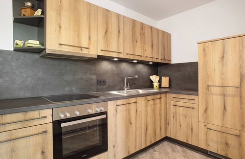 Waggershausen Apartment | Apartment 'Landglück Hof' with Lake View, Shared Garden and Wi-Fi
