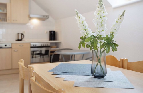 Muritz Apartment | Apartment 'Landgraf 11' with Shared Garden, Balcony and Wi-Fi