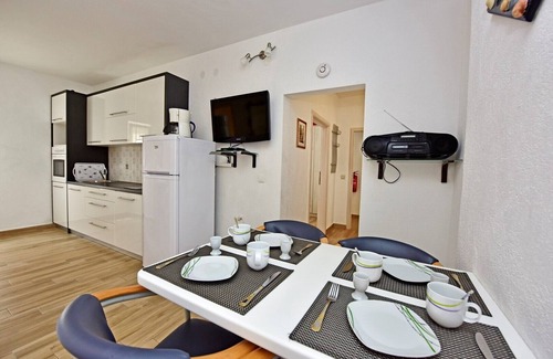Nova Vas Apartment | Apartment Laura B with shared pool
