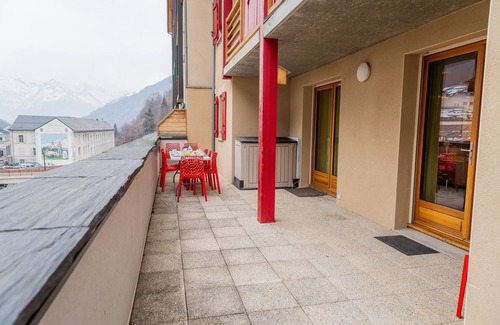 Sers Apartment | Apartment 'Le Bois De Marie' with Mountain View, Private Terrace and Wi-Fi