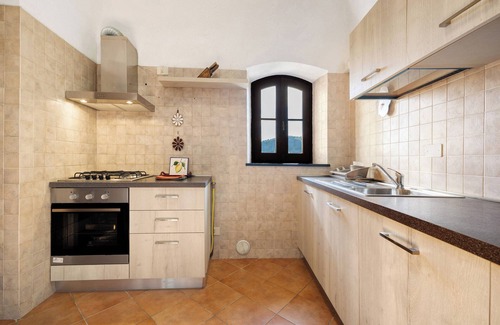 Finale Ligure Apartment | Apartment 'Le Case Del Sole - Il Rustico' with Sea View, Wi-Fi and Air Conditioning