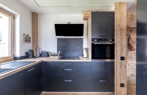 Les Carroz-d'Araches Apartment | Apartment 'Le Chappart - Carroz D'Arâches' with Mountain View, Private Terrace and Wi-Fi