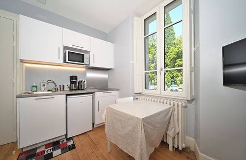Bagneres-de-Luchon Apartment | Apartment 'Le Lac' with Mountain View, Shared Garden and Wi-Fi