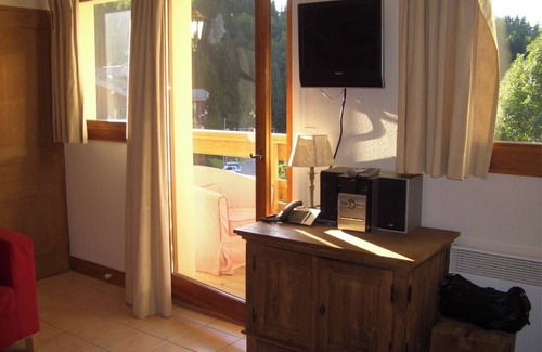Les Esserts Apartment | Apartment 'Le Jardin Alpin' with Mountain View, Private Terrace and Balcony