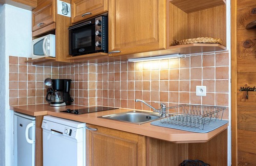 Cohennoz Apartment | Apartment 'Le Lachat' with Mountain View, Shared Terrace and Wi-Fi