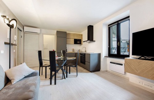 Castro Apartment | Apartment 'Le Lavande' with Wi-Fi and Air Conditioning