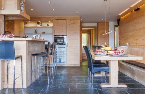 Saint-Pierre-de-Clages Apartment | Apartment Le Montagnard 6 by Interhome