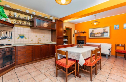 Fondachello Apartment | Apartment 'Le Piramidi House' with Shared Pool, Wi-Fi and Air Conditioning