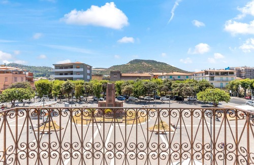 Bosa Historic Centre Apartment | Apartment 'Le Residenze In Piazza' with Balcony, Wi-Fi and Air Conditioning