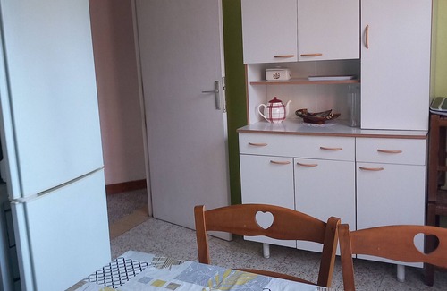 Le Vigan Apartment | Apartment 'Le Vigan' with Shared Garden and Wi-Fi